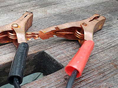 jump starter clips