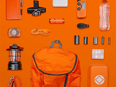 collection of different items you should have in your emergency supply kit