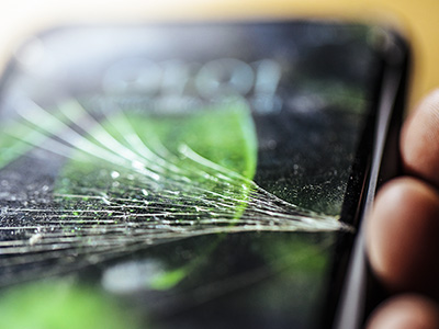 cell phone with cracked screen